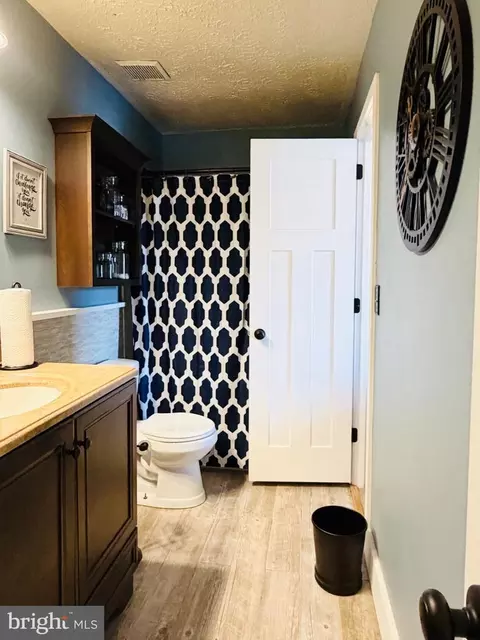 Bath - 321 Cool Breeze Ct, Pasadena, MD 21122 photo 2 of 2