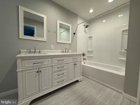 Bath - 7635 Stoney Creek Dr, Pasadena, MD 21122 photo 9 of 10