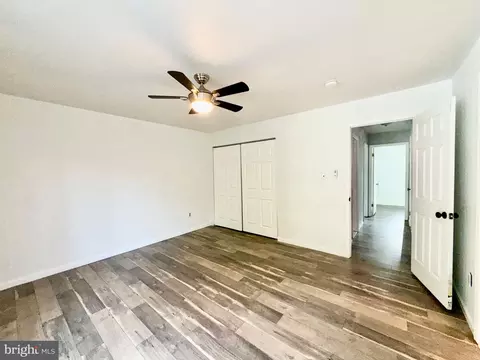 Bedroom - 7635 Stoney Creek Dr, Pasadena, MD 21122 photo 4 of 6