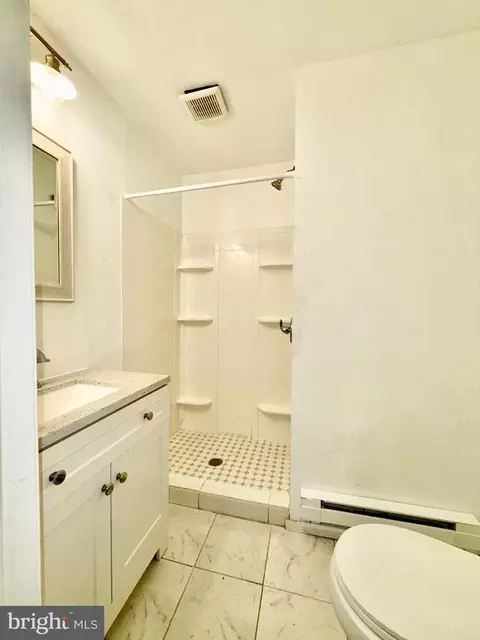Bath - 7635 Stoney Creek Dr, Pasadena, MD 21122 photo 7 of 10