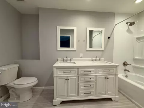 Bath - 7635 Stoney Creek Dr, Pasadena, MD 21122 photo 8 of 10
