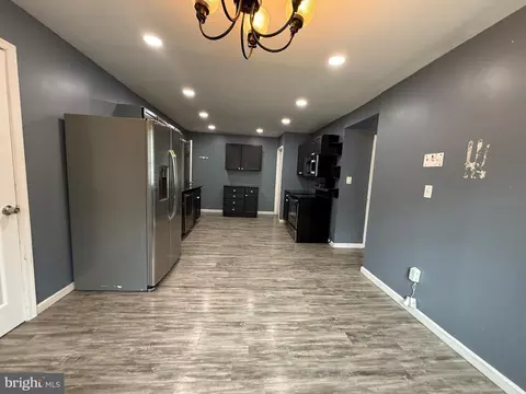 Entry Way - 7635 Stoney Creek Dr, Pasadena, MD 21122 photo 3 of 3