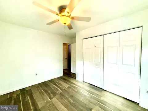 Bedroom - 7635 Stoney Creek Dr, Pasadena, MD 21122 photo 2 of 6