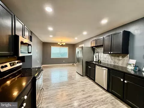 Kitchen - 7635 Stoney Creek Dr, Pasadena, MD 21122 photo 2 of 4