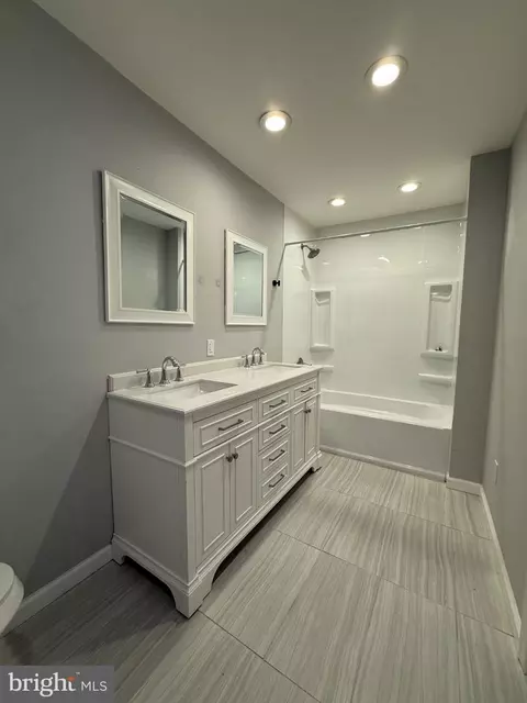 Bath - 7635 Stoney Creek Dr, Pasadena, MD 21122 photo 10 of 10