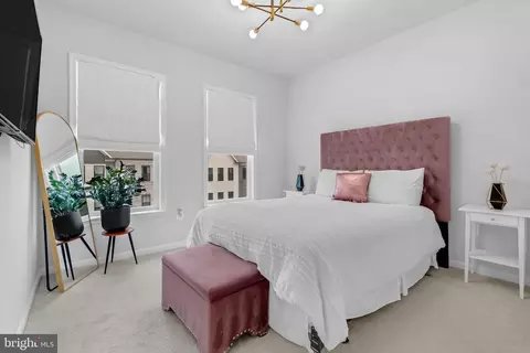 Bedroom - 3344 Pitch Pine Dr, Laurel, MD 20724 photo 6 of 8