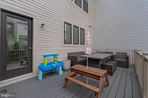 Exterior - 3344 Pitch Pine Dr, Laurel, MD 20724 photo 3 of 5