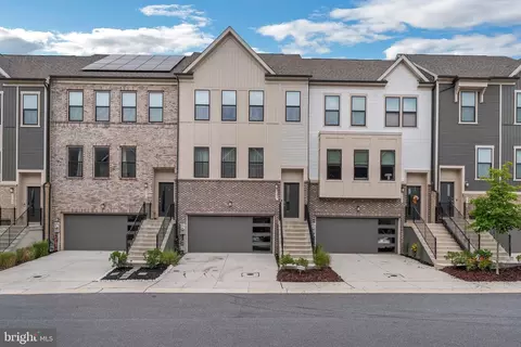 Exterior - 3344 Pitch Pine Dr, Laurel, MD 20724 photo 2 of 5