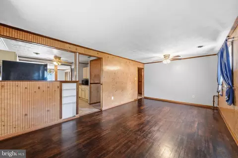 Living - 504 Bruce Ave, Odenton, MD 21113 photo 3 of 3