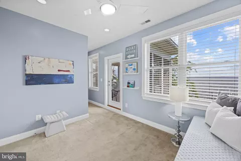 Entry Way - 2260 Lake Dr, Pasadena, MD 21122 photo 4 of 4