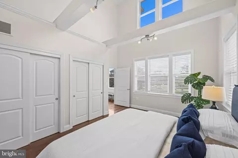 Bedroom - 2260 Lake Dr, Pasadena, MD 21122 photo 3 of 4