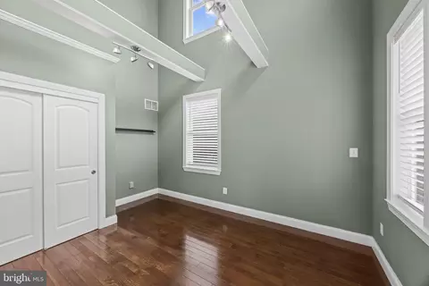 Entry Way - 2260 Lake Dr, Pasadena, MD 21122 photo 3 of 4