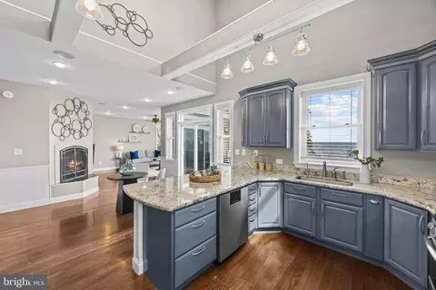 Kitchen - 2260 Lake Dr, Pasadena, MD 21122 photo 4 of 4
