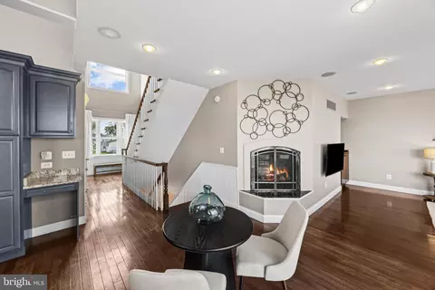 Entry Way - 2260 Lake Dr, Pasadena, MD 21122 photo 1 of 4
