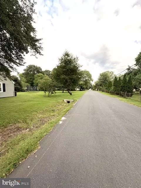 View/Area - 19 Brookfield Rd, Pasadena, MD 21122 photo 2 of 3