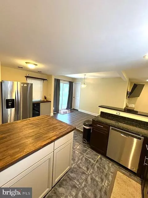 Kitchen - 19 Brookfield Rd, Pasadena, MD 21122 photo 2 of 2