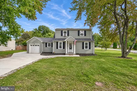 19 Brookfield Rd, Pasadena, MD 21122