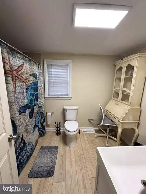 Bath - 19 Brookfield Rd, Pasadena, MD 21122 photo 1 of 3