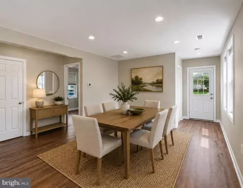 Entry Way - 14 Montrose Rd, Pasadena, MD 21122 photo 3 of 4