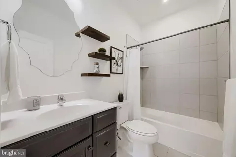 Bath - 2602 Wing Stem Cir, Odenton, MD 21113 photo 4 of 5