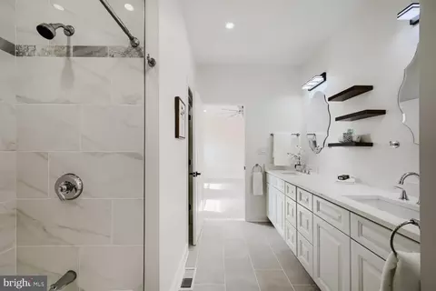 Bath - 2602 Wing Stem Cir, Odenton, MD 21113 photo 3 of 5