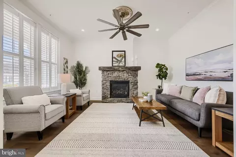 Living - 2602 Wing Stem Cir, Odenton, MD 21113 photo 2 of 4