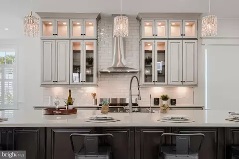 Kitchen - 2602 Wing Stem Cir, Odenton, MD 21113 photo 3 of 4