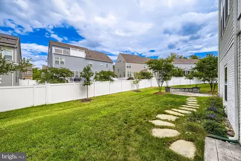 Exterior - 2602 Wing Stem Cir, Odenton, MD 21113 photo 11 of 14