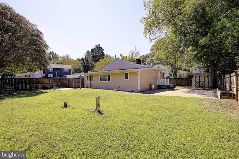 Exterior - 1729 Shore Dr, Edgewater, MD 21037 photo 7 of 11