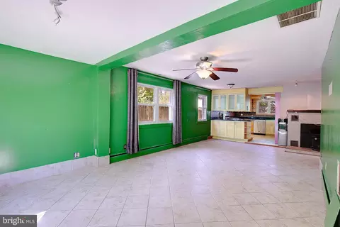 Living - 1729 Shore Dr, Edgewater, MD 21037 photo 1 of 5