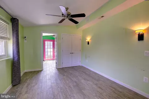 Bedroom - 1729 Shore Dr, Edgewater, MD 21037 photo 2 of 5