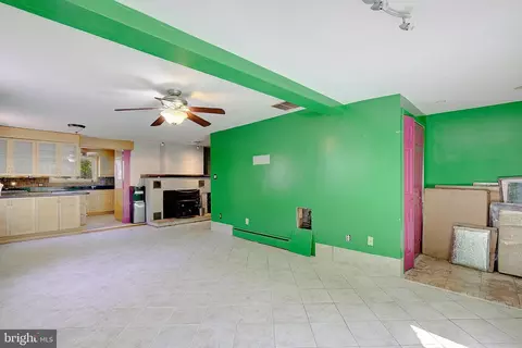 Living - 1729 Shore Dr, Edgewater, MD 21037 photo 3 of 5
