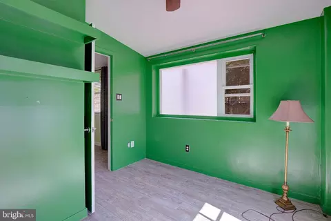 Bedroom - 1729 Shore Dr, Edgewater, MD 21037 photo 4 of 5