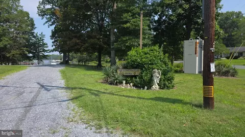 Exterior - 1729 Shore Dr, Edgewater, MD 21037 photo 9 of 11