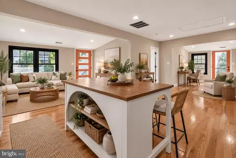4922 Dogwood St, Shady Side, MD 20764