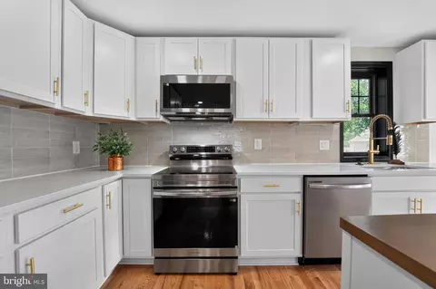 Kitchen - 4922 Dogwood St, Shady Side, MD 20764 photo 1 of 1