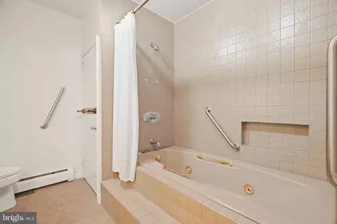 Bath - 1576 Chickasaw Rd, Arnold, MD 21012 photo 2 of 4