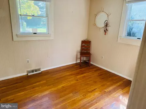 Bedroom - 795 Woods Rd, Pasadena, MD 21122 photo 2 of 2