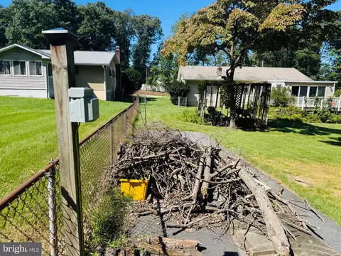 Exterior - 795 Woods Rd, Pasadena, MD 21122 photo 6 of 11
