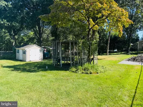 Exterior - 795 Woods Rd, Pasadena, MD 21122 photo 8 of 11