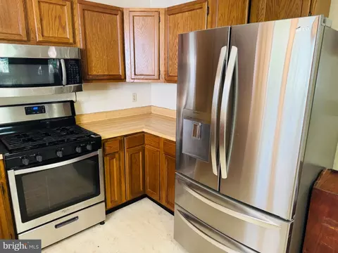 Kitchen - 795 Woods Rd, Pasadena, MD 21122 photo 2 of 2