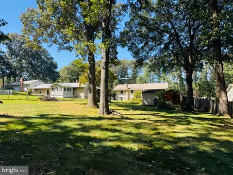 Exterior - 795 Woods Rd, Pasadena, MD 21122 photo 5 of 11