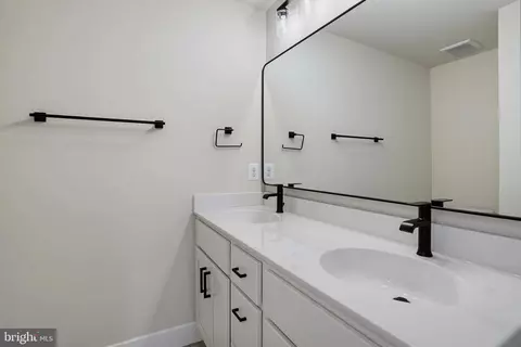 Bath - 3646 Otis Ave, Edgewater, MD 21037 photo 4 of 4