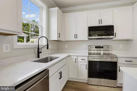 Kitchen - 3646 Otis Ave, Edgewater, MD 21037 photo 2 of 3