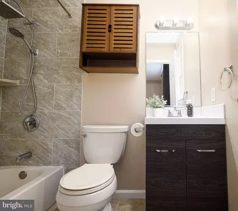 Bath - 1044 Vena Ln, Pasadena, MD 21122 photo 4 of 4