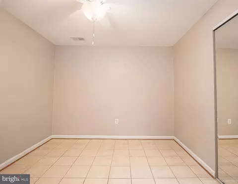 Bedroom - 1044 Vena Ln, Pasadena, MD 21122 photo 4 of 4