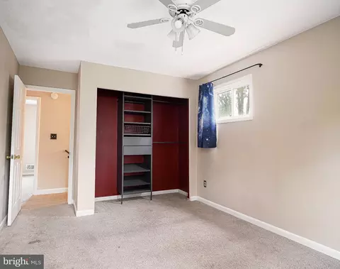 Bedroom - 1044 Vena Ln, Pasadena, MD 21122 photo 2 of 4