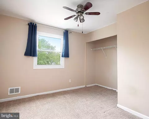 Bedroom - 1044 Vena Ln, Pasadena, MD 21122 photo 3 of 4