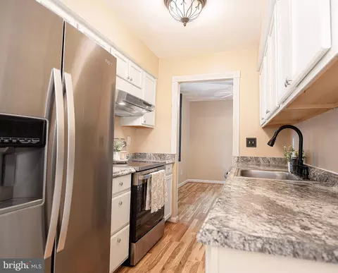 Kitchen - 1044 Vena Ln, Pasadena, MD 21122 photo 1 of 4