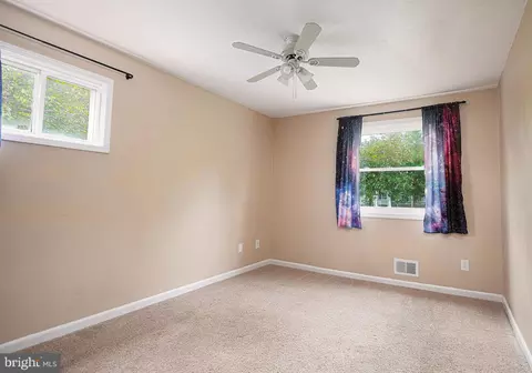 Bedroom - 1044 Vena Ln, Pasadena, MD 21122 photo 1 of 4